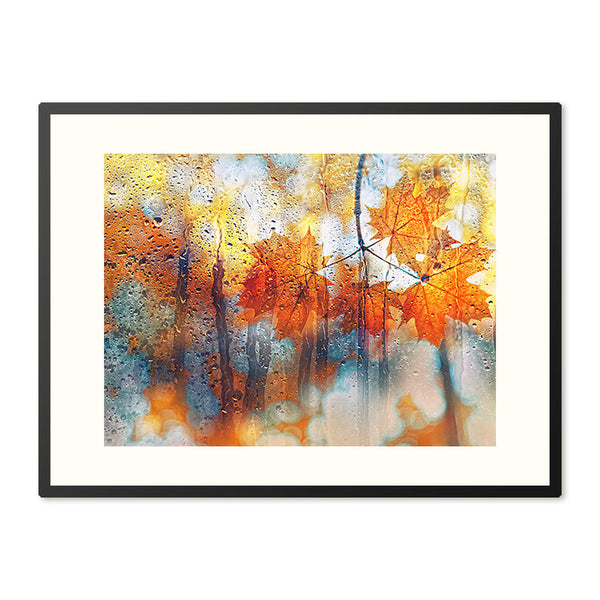 Poster in Lijst Herfstbladeren achter regenachtig glas